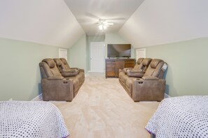 4 habitaciones, tabla de planchar con plancha, internet y ropa de cama 