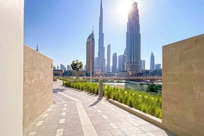 Exterior detail - bnbme - Downtown Views II - Tower 1 (Dubai)