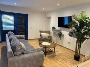 Living area - Holiday Home 'Oasis 138' with Mountain View, Private Pool and Wi-Fi (Playa Blanca)