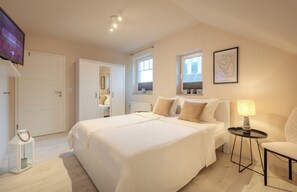 4 Schlafzimmer, Bügeleisen/Bügelbrett, WLAN