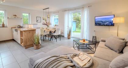 Modern vacation home for up to 8 people, close to nature and quiet