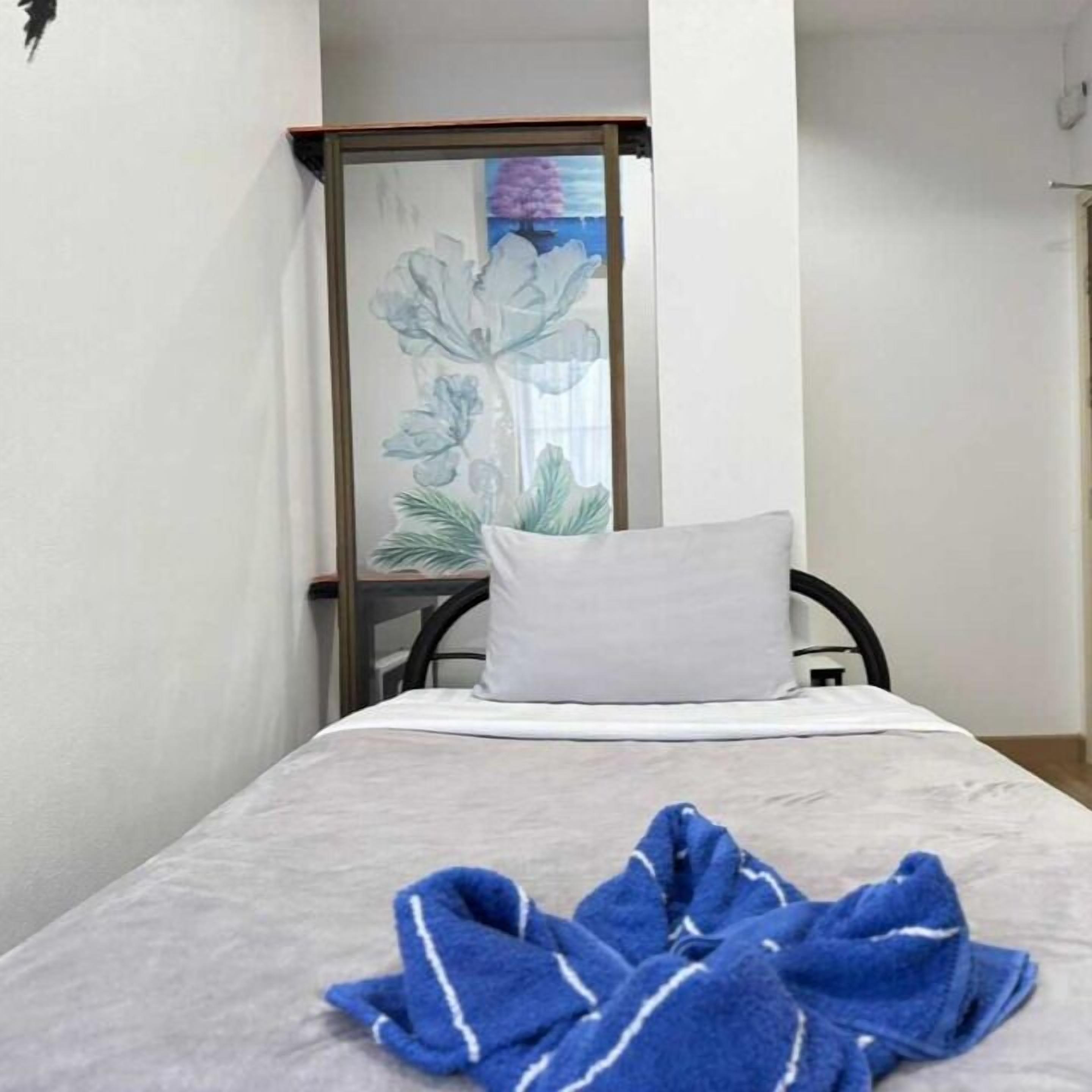 标准单人房 | 办公桌、免费 WiFi、床单