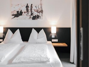 Zimmersafe, Reisekinderbett, WLAN, Bettwäsche