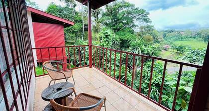 Cozy & Beautiful Casa Aire, Near Lake Park & Town