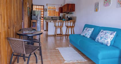 Cozy & Beautiful Casa Aire, Near Lake Park & Town