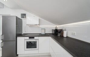 Fridge, microwave, oven, stovetop - 3 bedroom amazing home in Tribunj (Tribunj)
