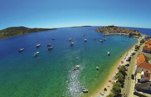 Beach - Beautiful home in Primosten (Primosten)