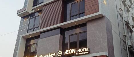 واجهة المنشأة