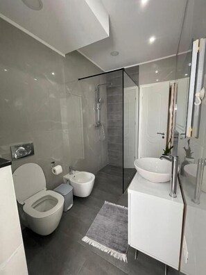 Apartment, Balcony, City View | Bathroom - Edion Center Apartment (Shkodër)