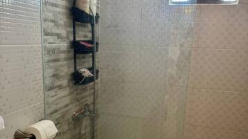 Apartment, 1 Bedroom, Smoking, Balcony | Bathroom