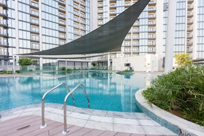 Apartment - Meydan Apartment Sleeps 4 With Great Amenities (Dubai)