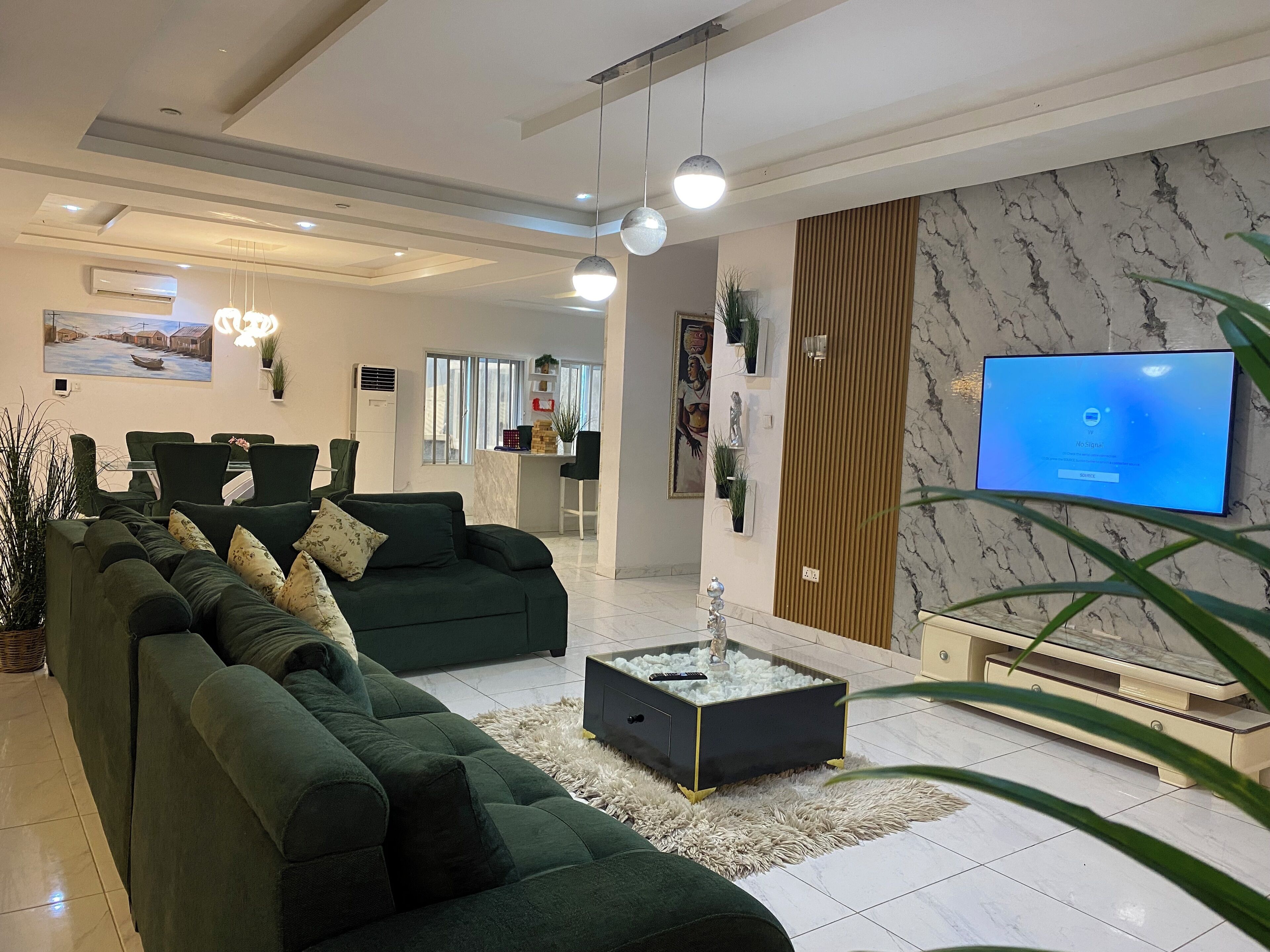 Comfort Apartment, Balcony, Beach View | Living area