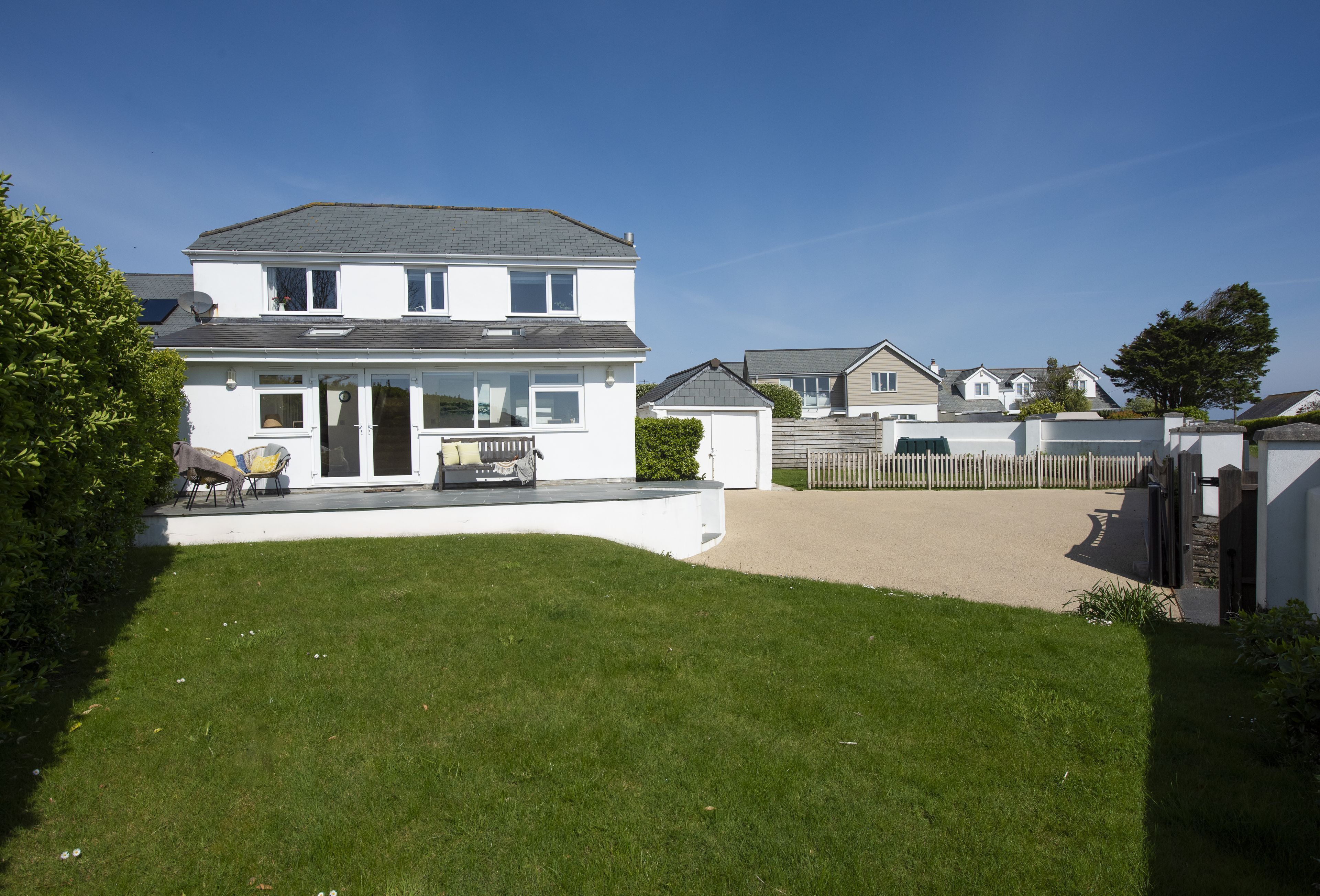 المنشأة من الخارج