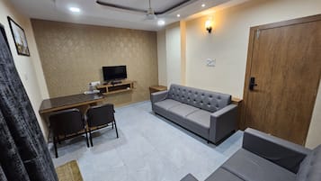 Studio Suite | Free WiFi