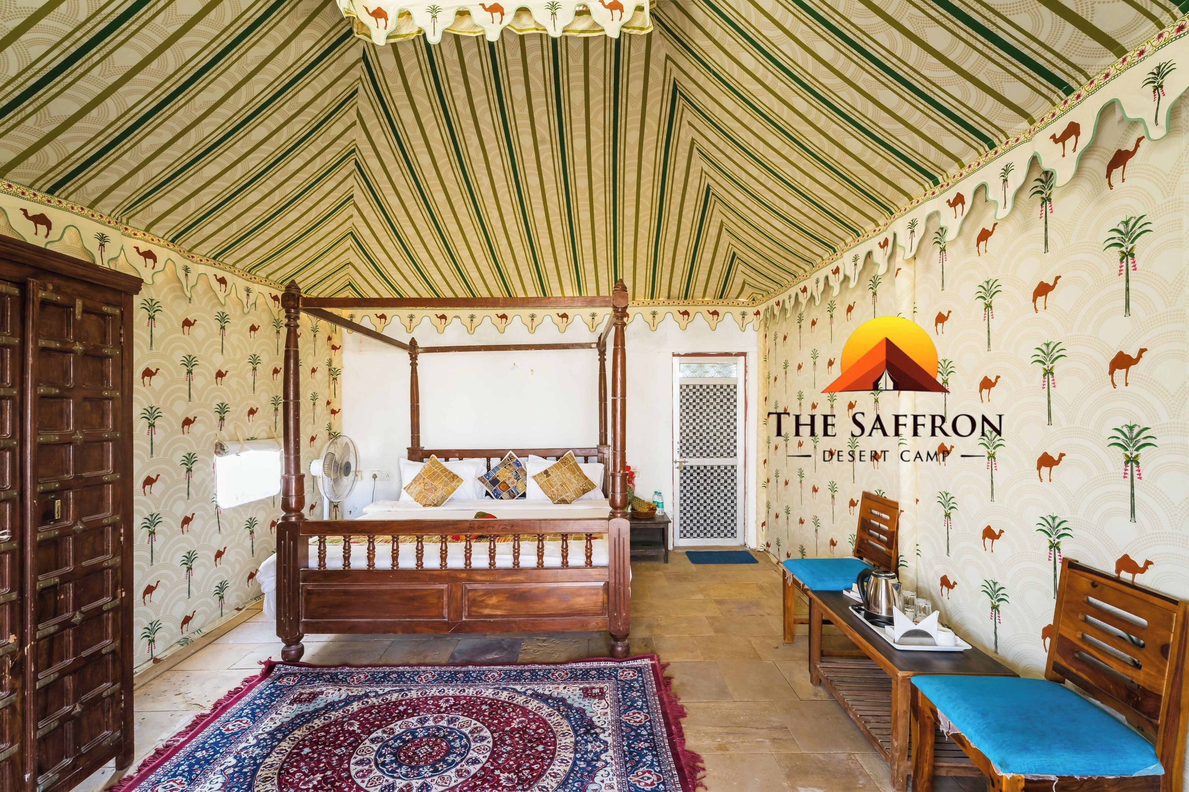 Luxury Room | Desk, WiFi (free), bed sheets