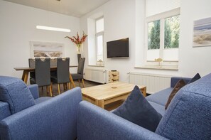 Fernseher, Stereoanlage