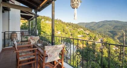 Aelion Escape – Nature Hideaway with Stunning Mountain Views