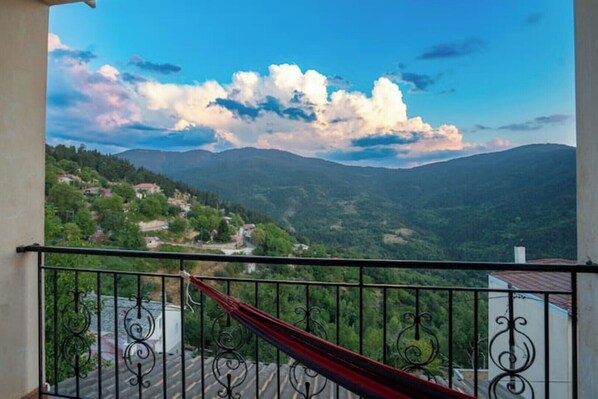 Property grounds - Aelion Escape – Nature Hideaway with Stunning Mountain Views (Karpenisi)