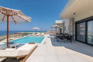 Piscine extérieure