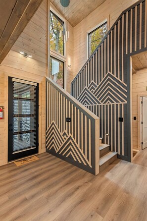 Interior - Grand 5BR Cabin w/ Indoor Pool, Theatre & Hot Tub (Sevierville)