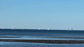 Shared Dormitory, 1 Bedroom, Smoking | Beach