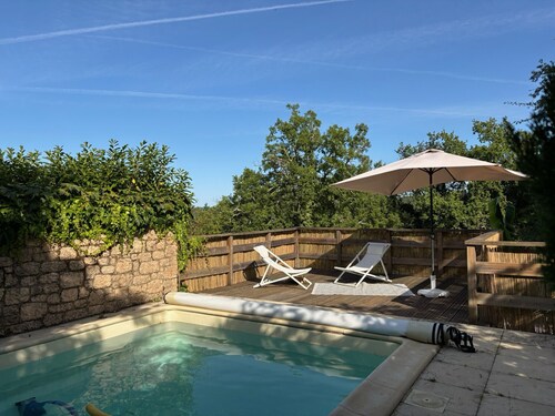 Lovely house with pool and garden