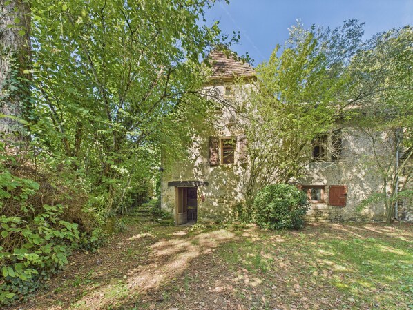 Exterior - Lovely house with pool and garden (Saint-Léon-sur-Vézère)
