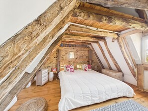 2 Schlafzimmer, Bügeleisen/Bügelbrett