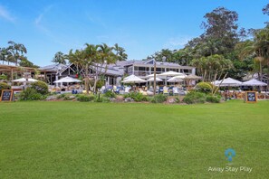 Exterior - Diggers Beach Oasis – 3BR Stay in Beachside Resort (Coffs Harbour)