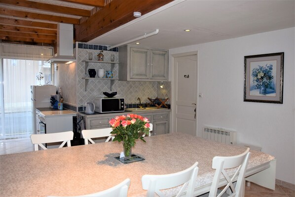 Dining - Charming Stone House with Pool Table and Countryside Views – Montrem (Dordogne) (Montrem)