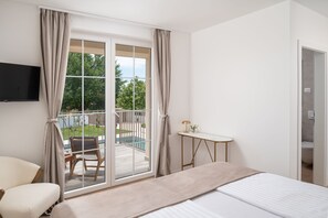 4 makuuhuonetta, silitysrauta/-lauta, ilmainen Wi-Fi, vuodevaatteet