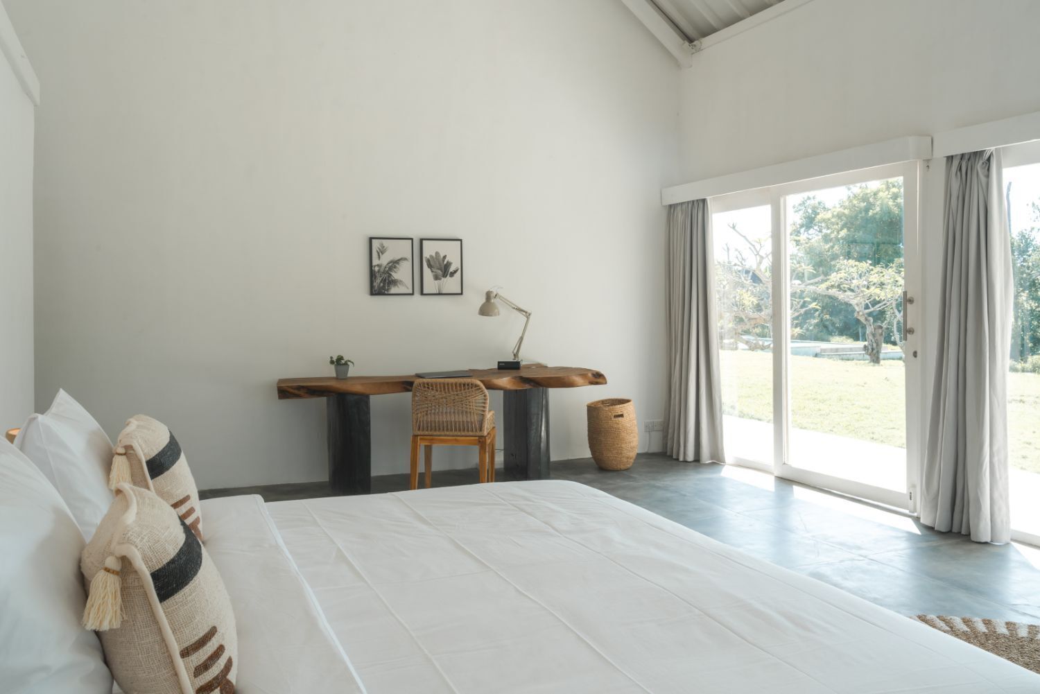 Superior Tek Büyük Yataklı Oda | Masa, dizüstü bilgisayar çalışma alanı, ücretsiz kablosuz İnternet 