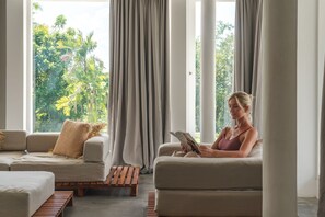 Desk, laptop workspace, free WiFi - Outsite Bali (Canggu)