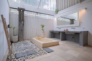 Classic Double Room | Bathroom - Outsite Bali (Canggu)