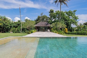 Outdoor pool - Outsite Bali - Work, Connect, Explore (Canggu)