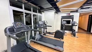 Condo, 1 Bedroom, Smoking, Balcony | Studio kecergasan