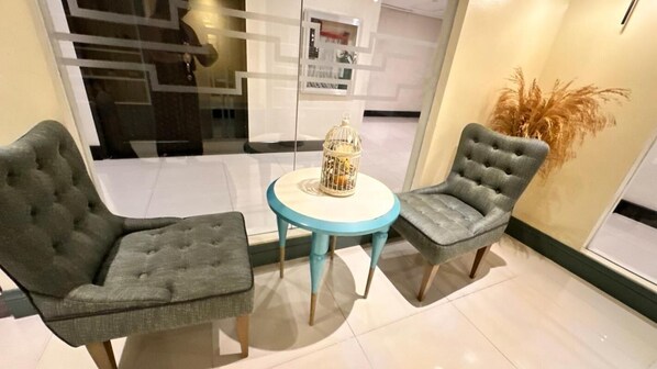 Condo, 1 Bedroom, Smoking, Balcony | Bahagian luar