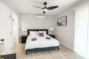3 bedrooms, desk, iron/ironing board, travel crib
