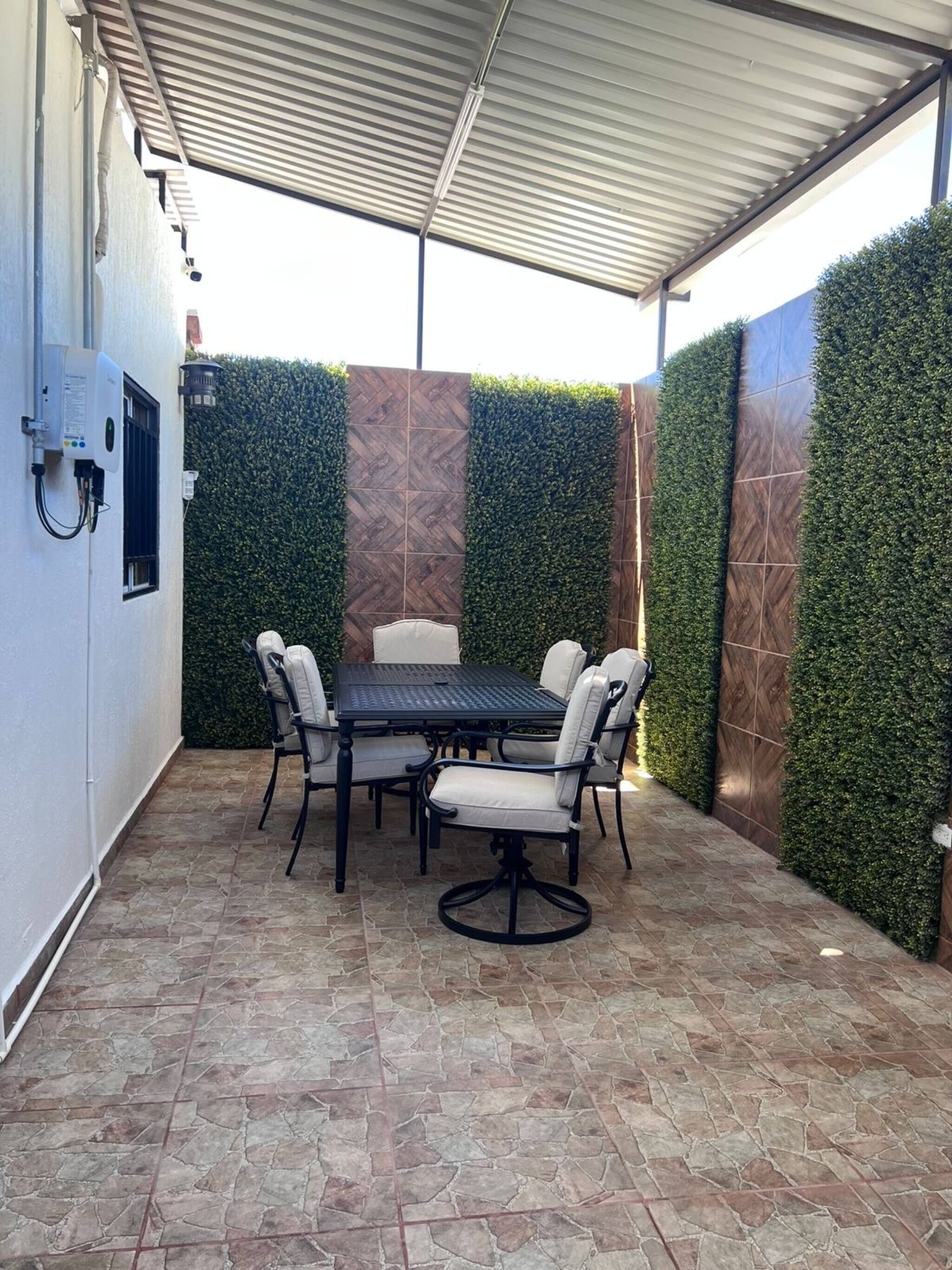 Casa, 3 habitaciones, patio | Restaurantes