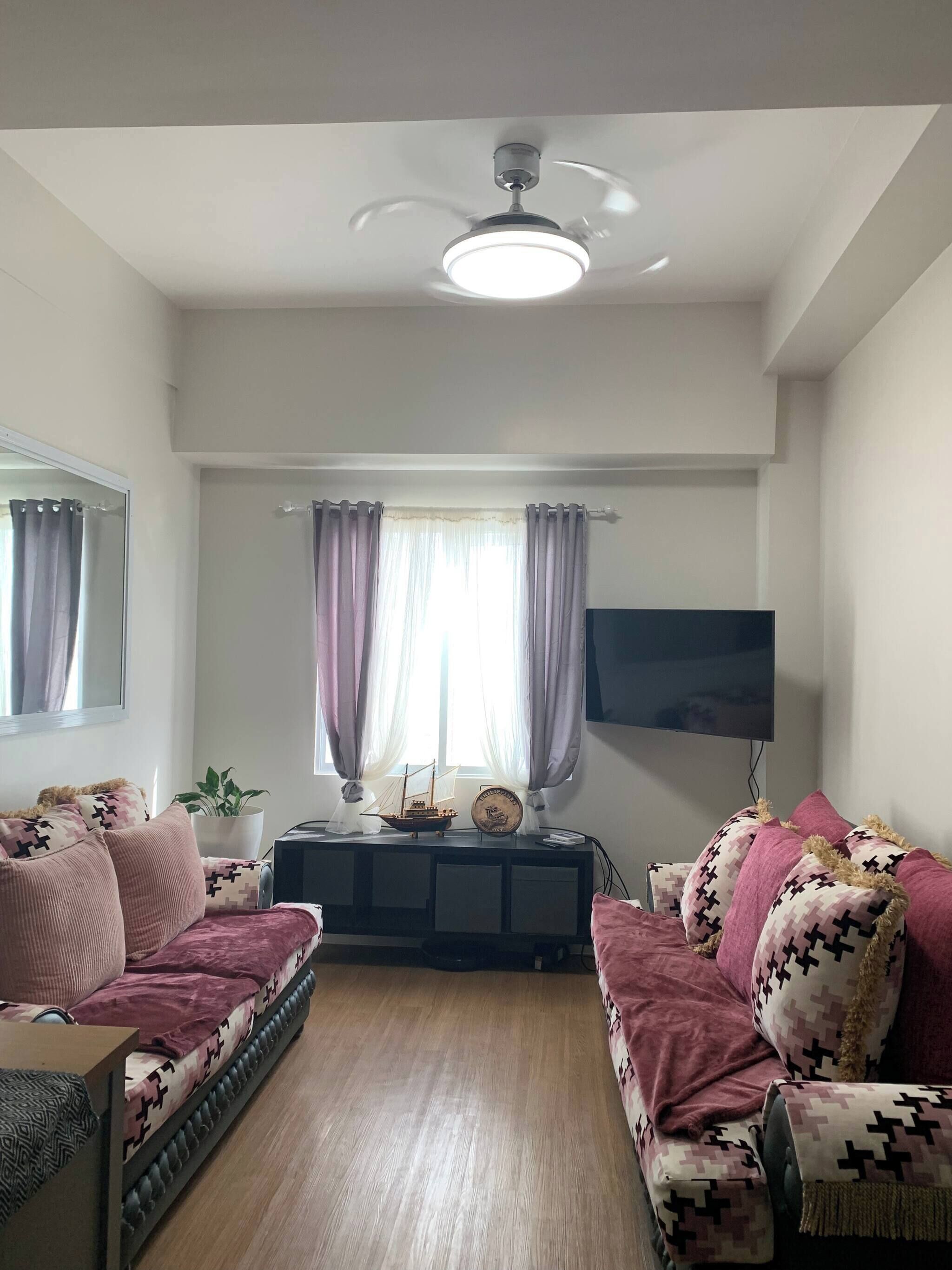 Condo, 2 Bedrooms, Balcony, City View | Ruang tamu