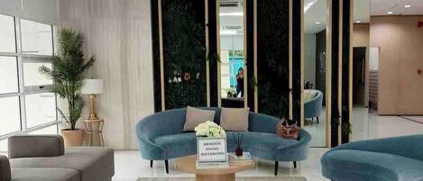 Condo, 2 Bedrooms, Balcony, City View | Living area