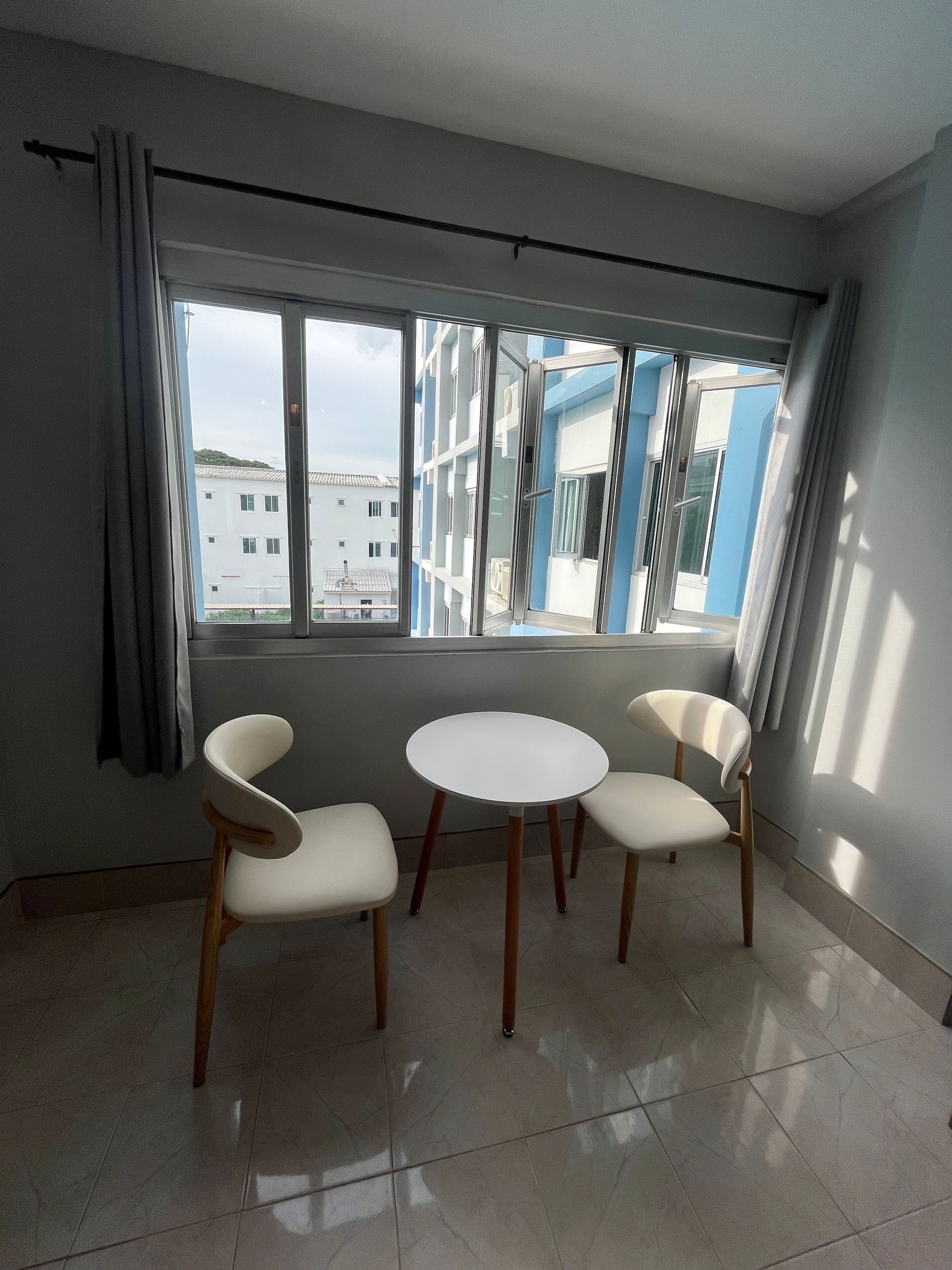 ห้องพักรวม, 1 ห้องนอน, วิวสระว่ายน้ำ | ห้องรับประทานอาหาร