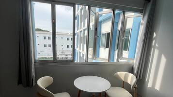 Shared Dormitory, 1 Bedroom, Pool View | Dining room