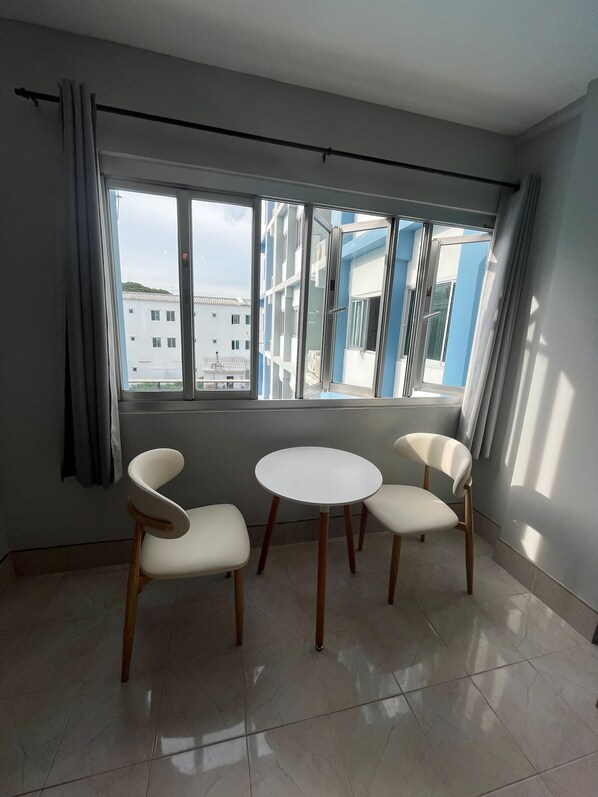 Shared Dormitory, 1 Bedroom, Pool View | Dining room