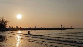 House, 2 Bedrooms, City View | Beach