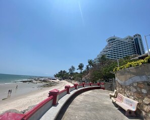 House, 2 Bedrooms, City View | Beach