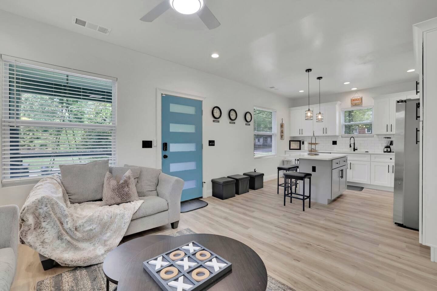 Smart TV, fireplace, offices