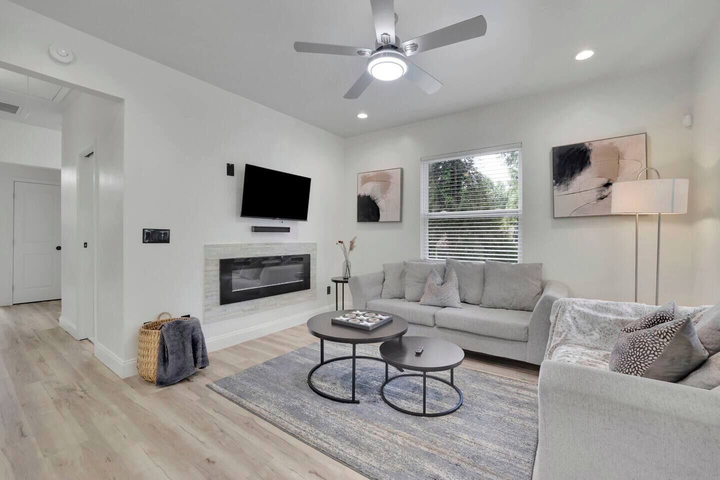 Smart TV, fireplace, offices