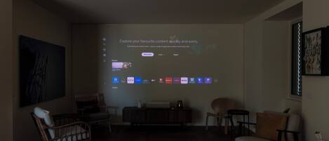 Villa, Lake View | Premium bedding, down comforters, iron/ironing board, cribs/infant beds