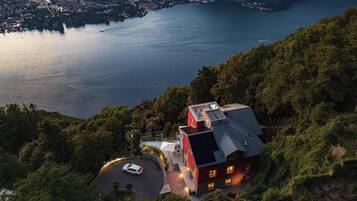 Villa, uitzicht op meer | Exterieur